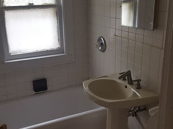 4th image of 2847 N 47th St Lowr 1-