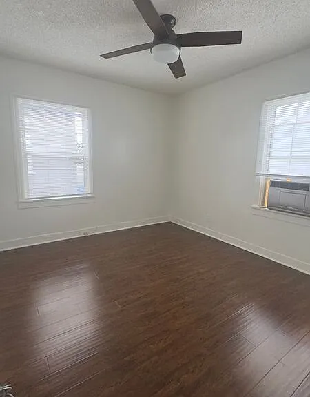 12820 Penn St — Photo 8