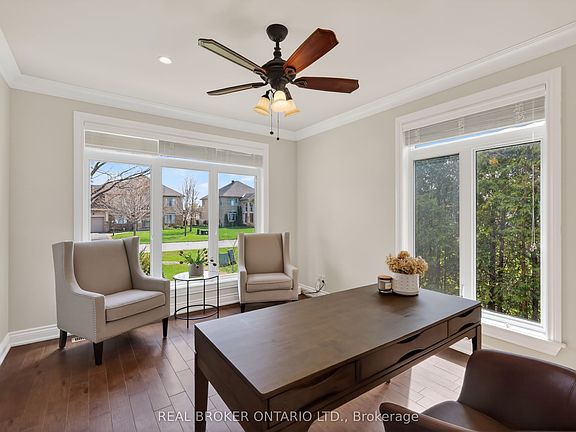 5th image of 465 Lockmaster Cres