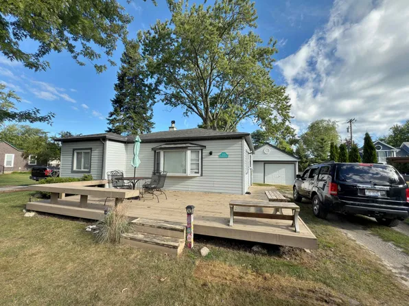 7525 Elmwood Rd, Lexington, MI 48450