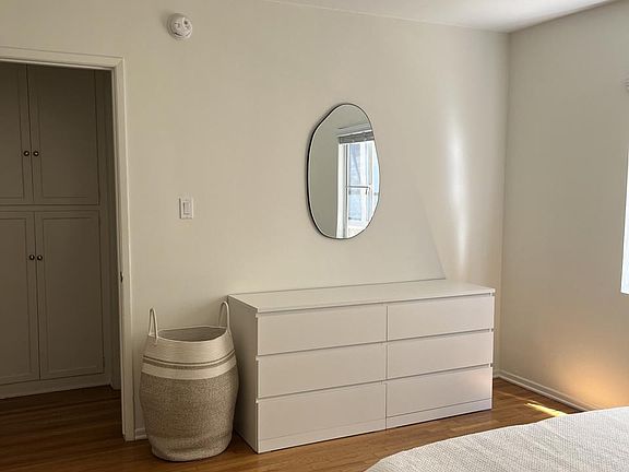 4th image of 1302 S Saltair Ave APT 6