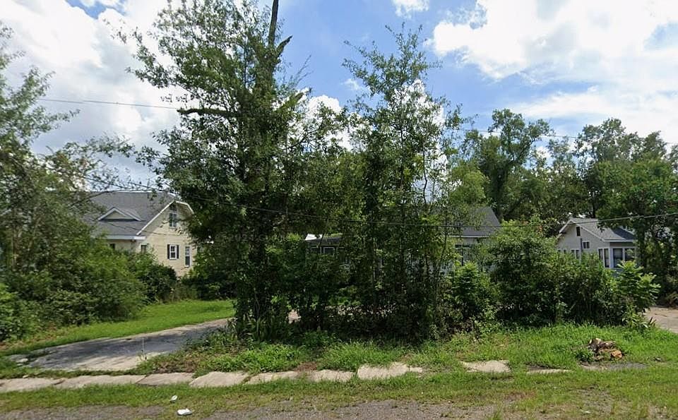 1st image of 605 W Thomas St