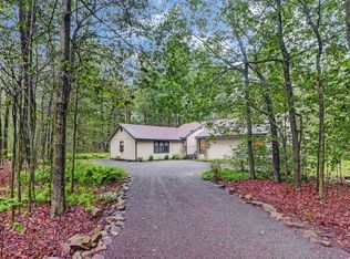 3148 Paul Bunyan Trl, Pocono Pines, PA 18350