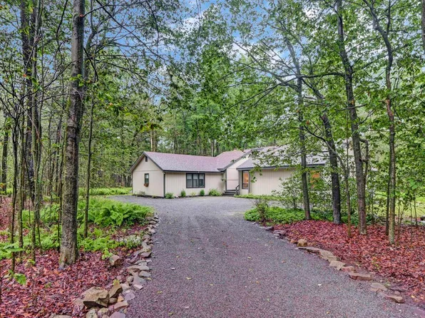 3148 Paul Bunyan Trl, Pocono Pines, PA 18350