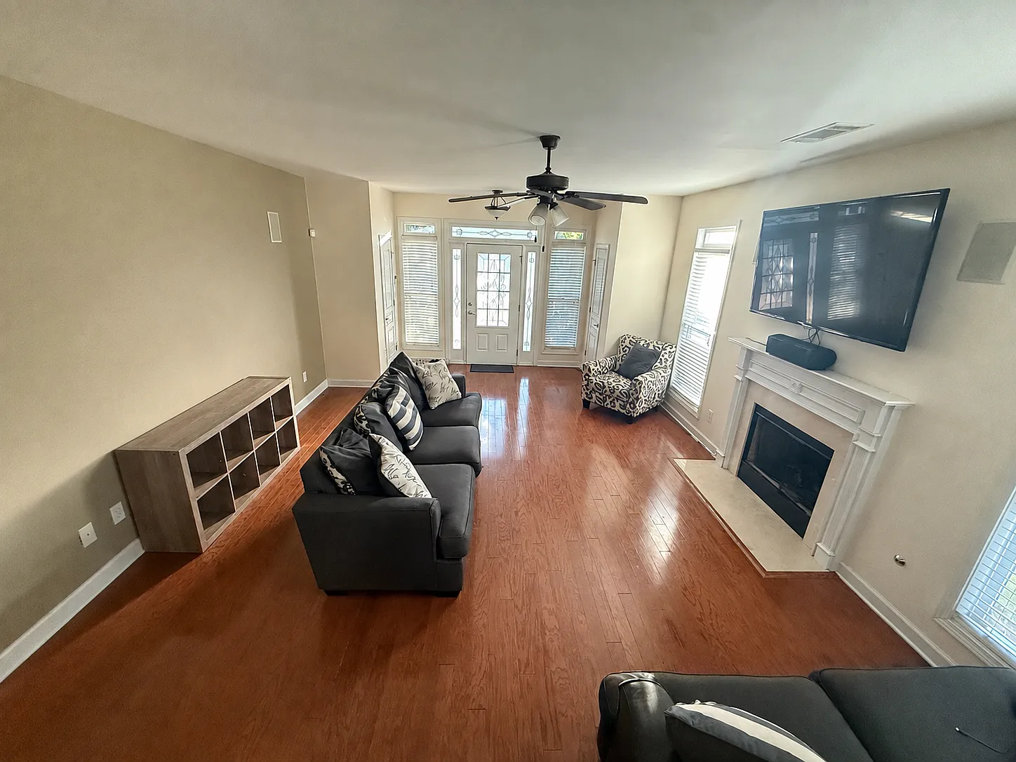 4 bed, 2.5 bath, 2277 sqft, $2,800 — Photo 3