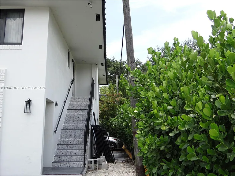 5980 SW 40th Ave #D — Photo 5