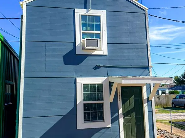 615 Church St, Galveston, TX 77550