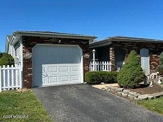 8 Lamb Rd