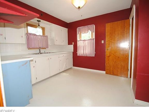 5th image of 225 Louisiana Ave
