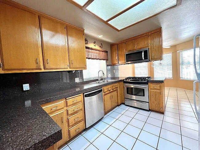 9316 Foxglen Ct — Photo 8