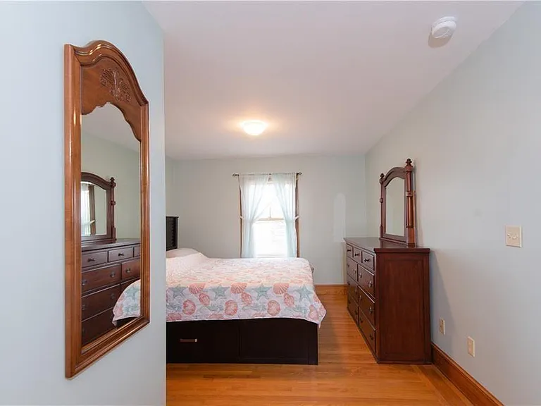 281 Wolcott Ave — Photo 9