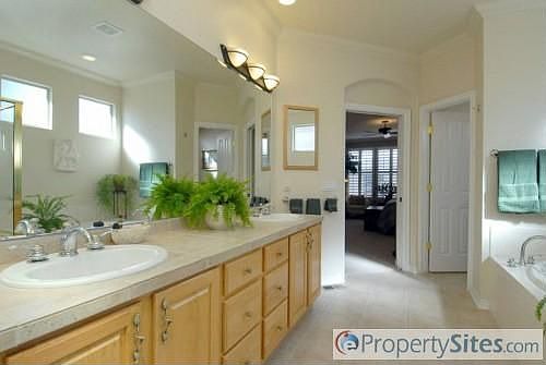 5th image of 7442 S Lewis Ct
