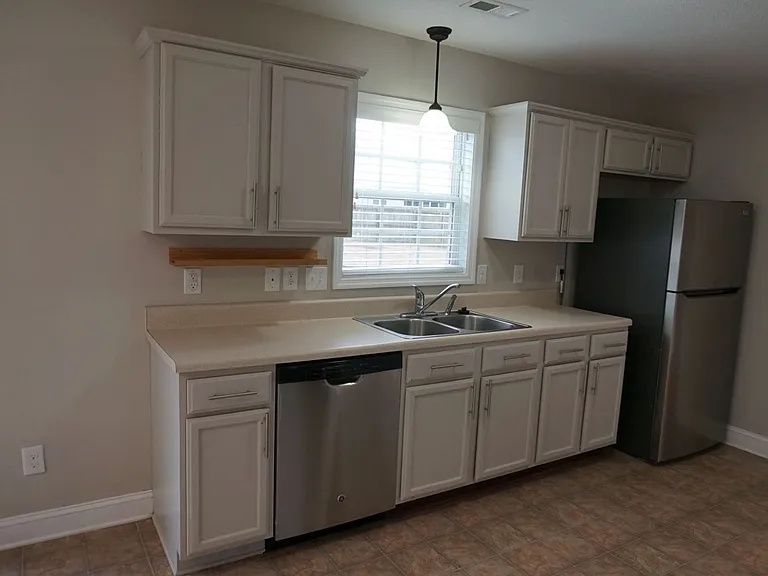 407 Sundown Ct — Photo 17