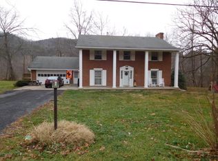 100 Clearwater Dr, Covington, VA 24426