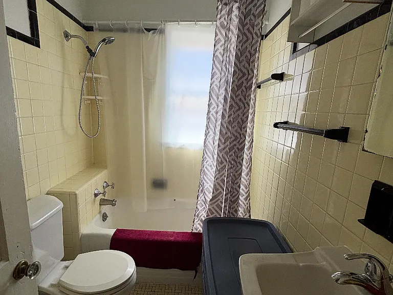 1723 N Cass St #2 — Photo 4