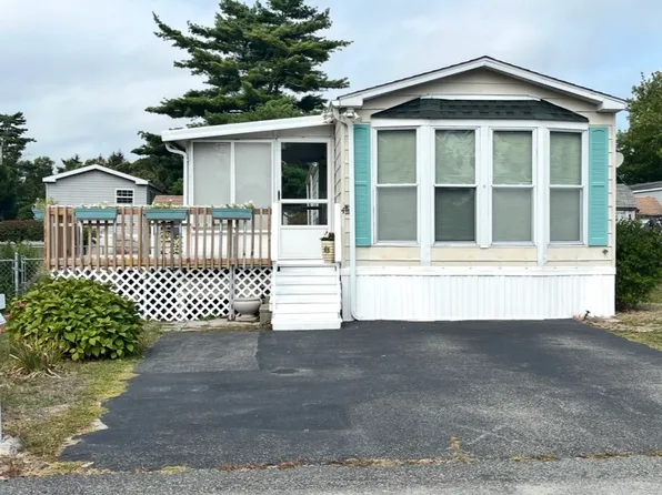 4 Joseph St, East Wareham, MA 02538