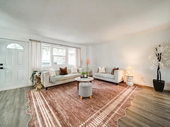 521 Village On The Grn NW, Edmonton, AB T5A 1H2
