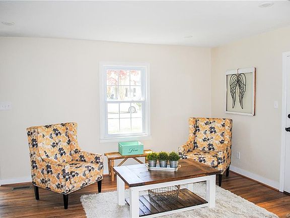 4th image of 6106 Hampstead Ave