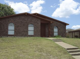 221 S Young Blvd, Desoto, TX 75115