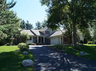 8853 Inverness Rd, Woodbury, MN 55125