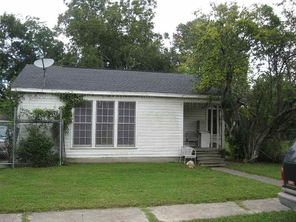 2nd image of 1650 Earl St
