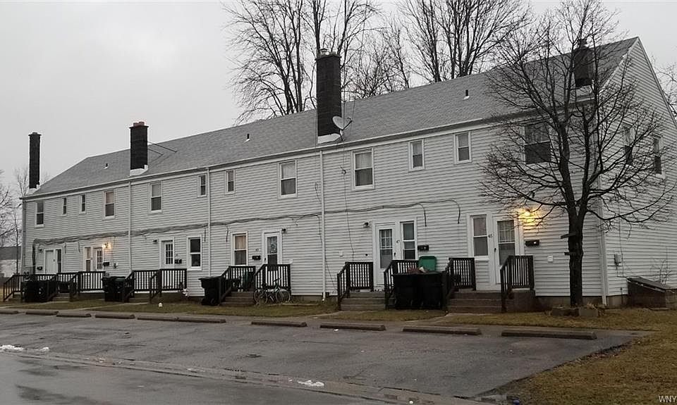 1st image of 45 Thackeray Ct