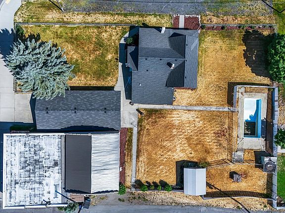 3rd image of 112 E Ladd St