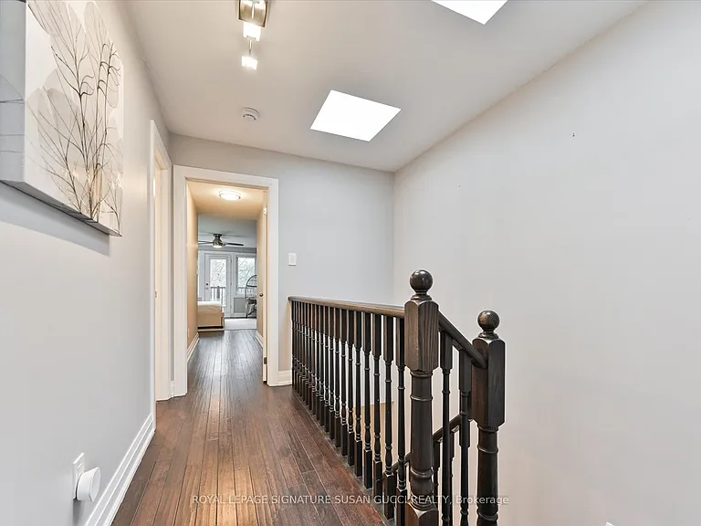 2833 Saint Clair Ave E — Photo 22