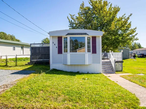 144 Hilltop Dr, Lower Sackville, NS B4C 2P5