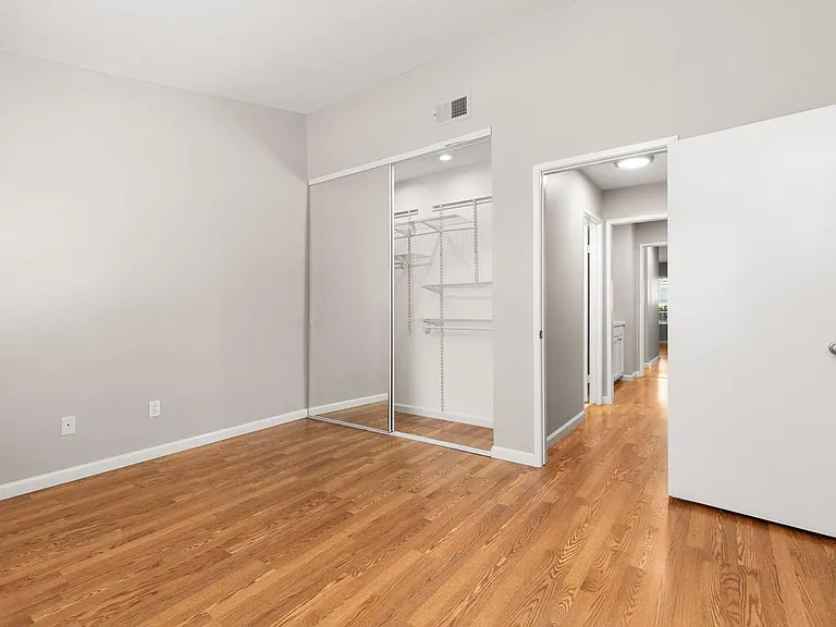 2975 Lexington Cir — Photo 20