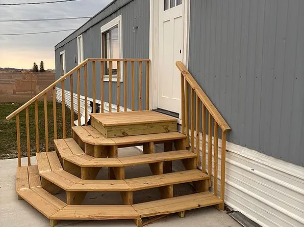 1022 Sunrise Ln, Caledonia, MN 55921