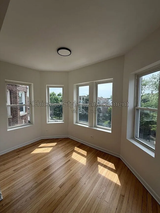 3 bed, 1350 sqft, $1,800 — Photo 4