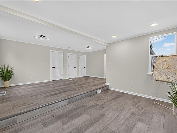 4th image of 211 N Graylynn Dr
