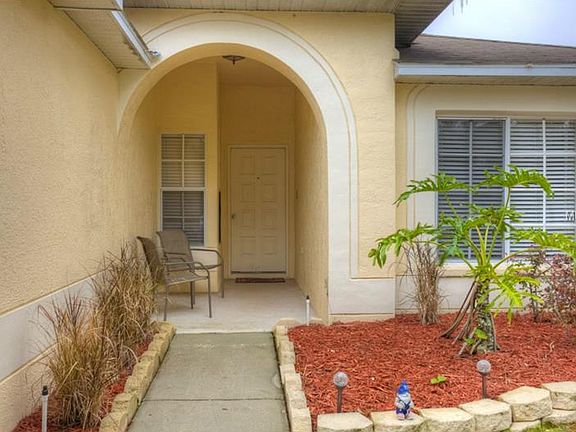 3rd image of 18151 Sandy Pointe Dr