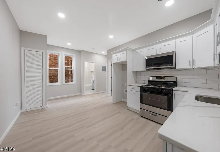 59 Henry St #C1 — Photo 2