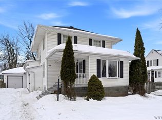 45 Scott Dr, Williamsville, NY 14221
