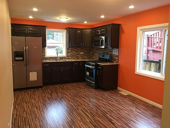 3rd image of 5341 W Gladys Ave