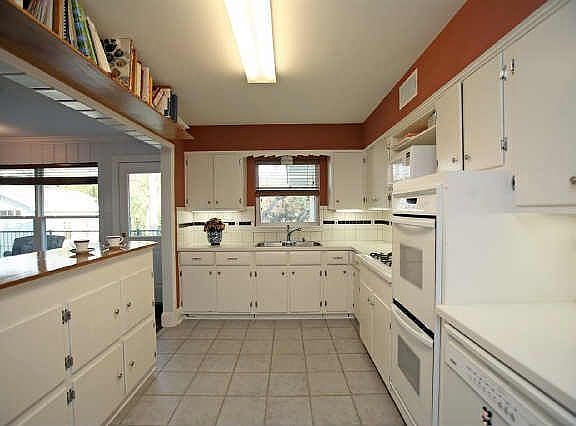 5th image of 9832 Cloister Dr