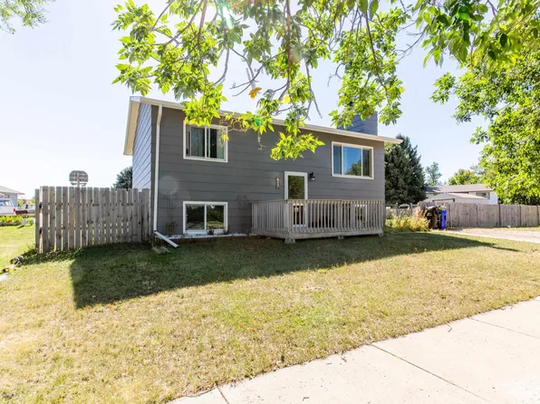 617 Seahawk Dr, Rapid City, SD 57701