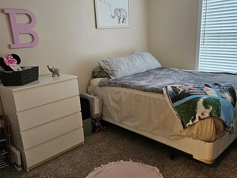 2nd bedroom