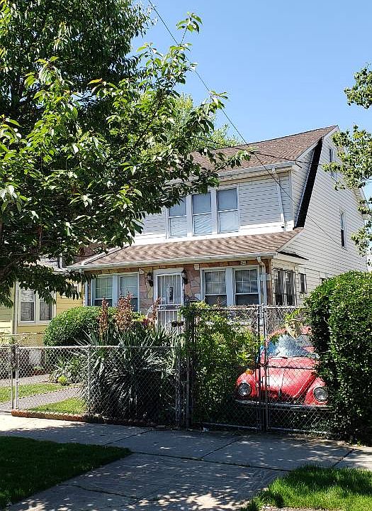 2nd image of 10906 210th St