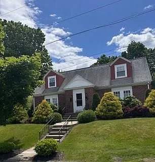 4 Preston Dr — Photo 1