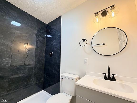 4th image of 2531 Brookway St