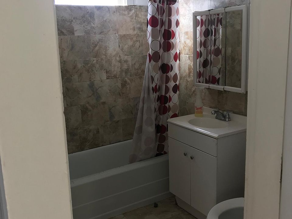 1st image of 4567 Newport Ave