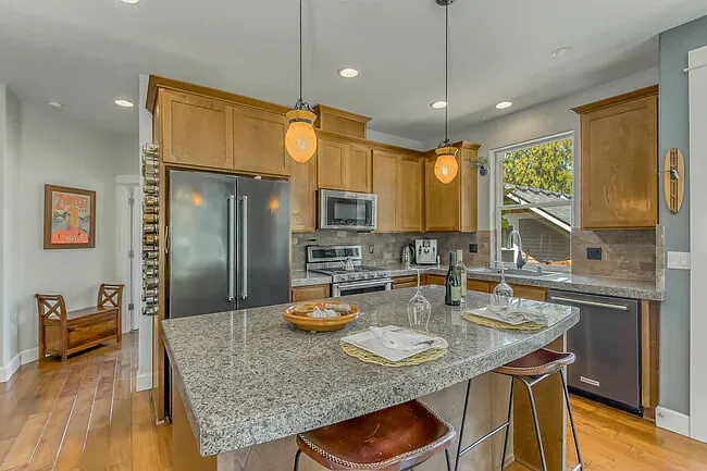 421 5th Ave — Photo 4