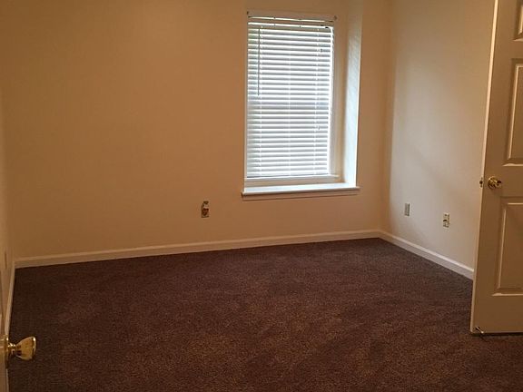 5th image of 3508 Newberry Ln E