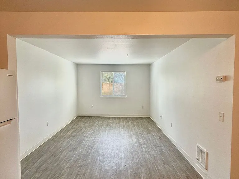 Parkland Manor — Photo 10