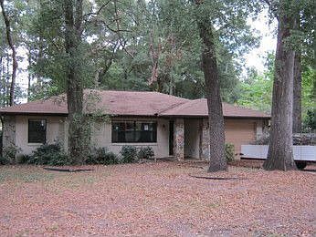 2nd image of 2985 NE 33rd Pl