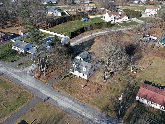 2nd image of 55 Dupuis Rd