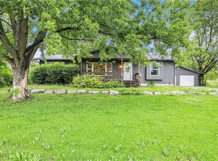 205 E 7th St, Pomona, KS 66076
